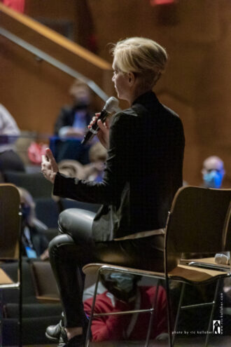 Shannon Burkett onstage during Meet the Writers at the 2022 Fall Conference. Photo by Ric Kallaher.